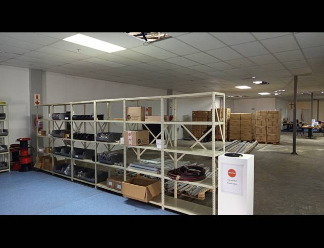 1,700M² WAREHOUSE TO LET IN MAITLAND
